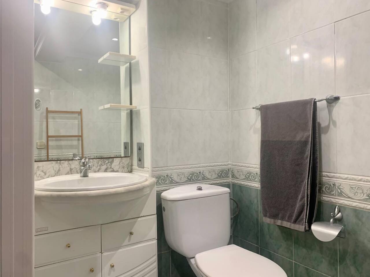 Apartamento Centrico Y Comodo Vitoria-Gasteiz Luaran gambar