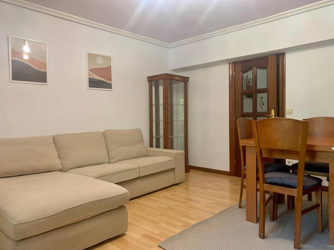 Apartamento Centrico Y Comodo Vitoria-Gasteiz Luaran gambar